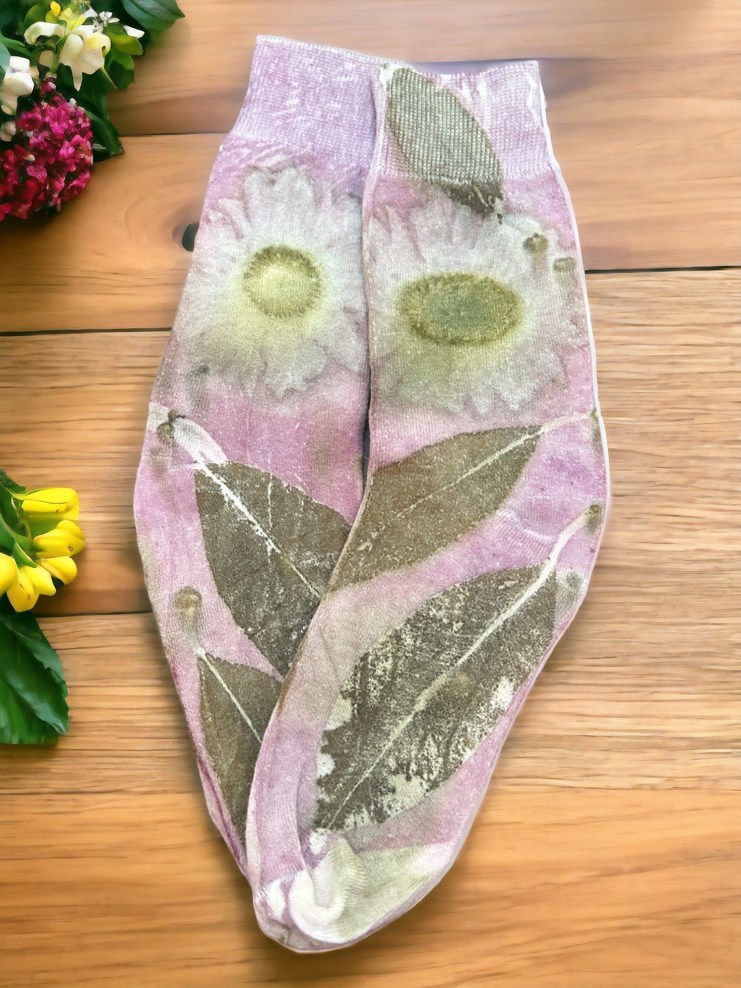 Naturally_Dyed_Sustainable_Organic_Material_Socks