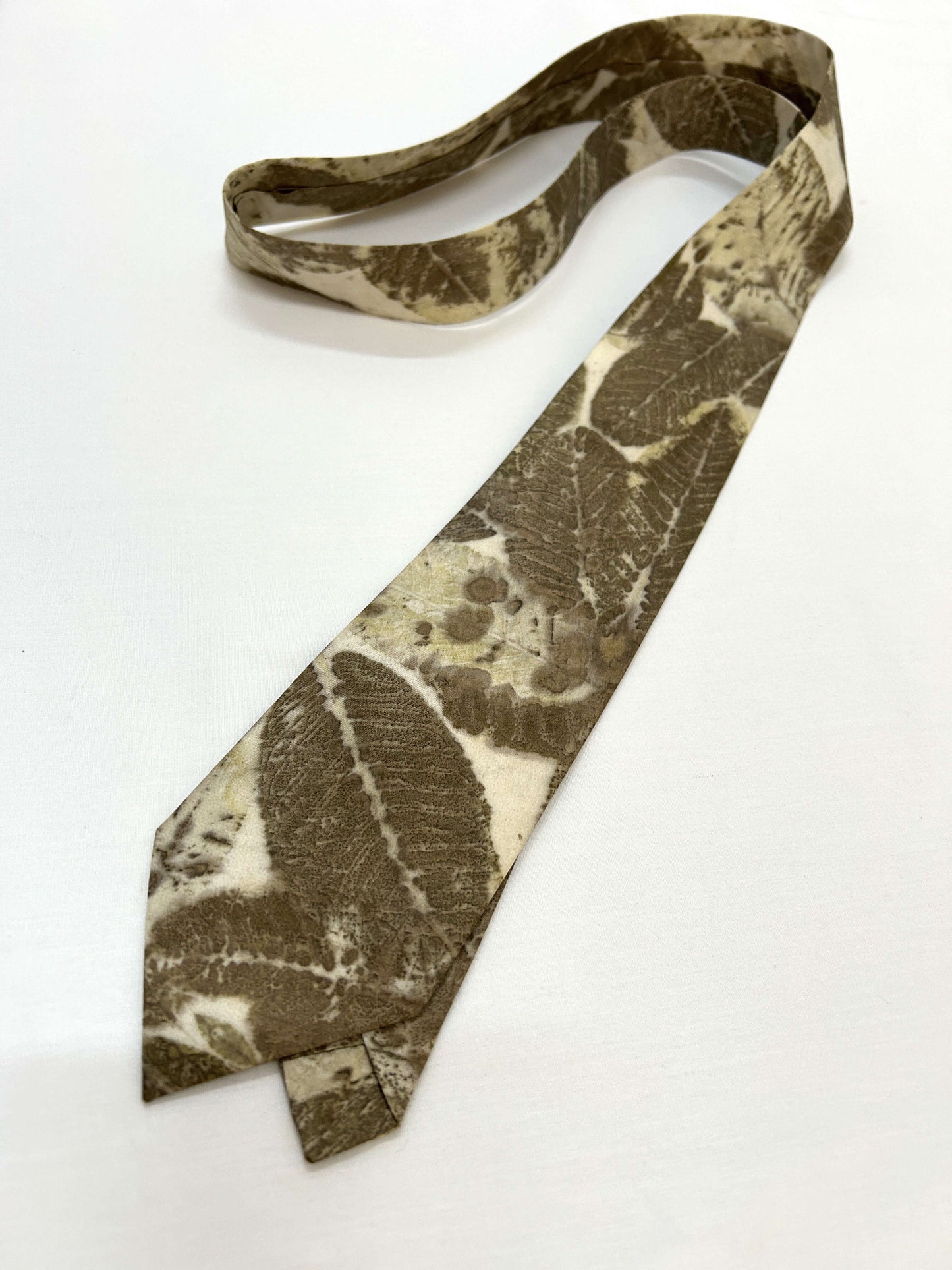 Rhapsody Knot Ecoprinted Pure Silk Tie and Pocket Square