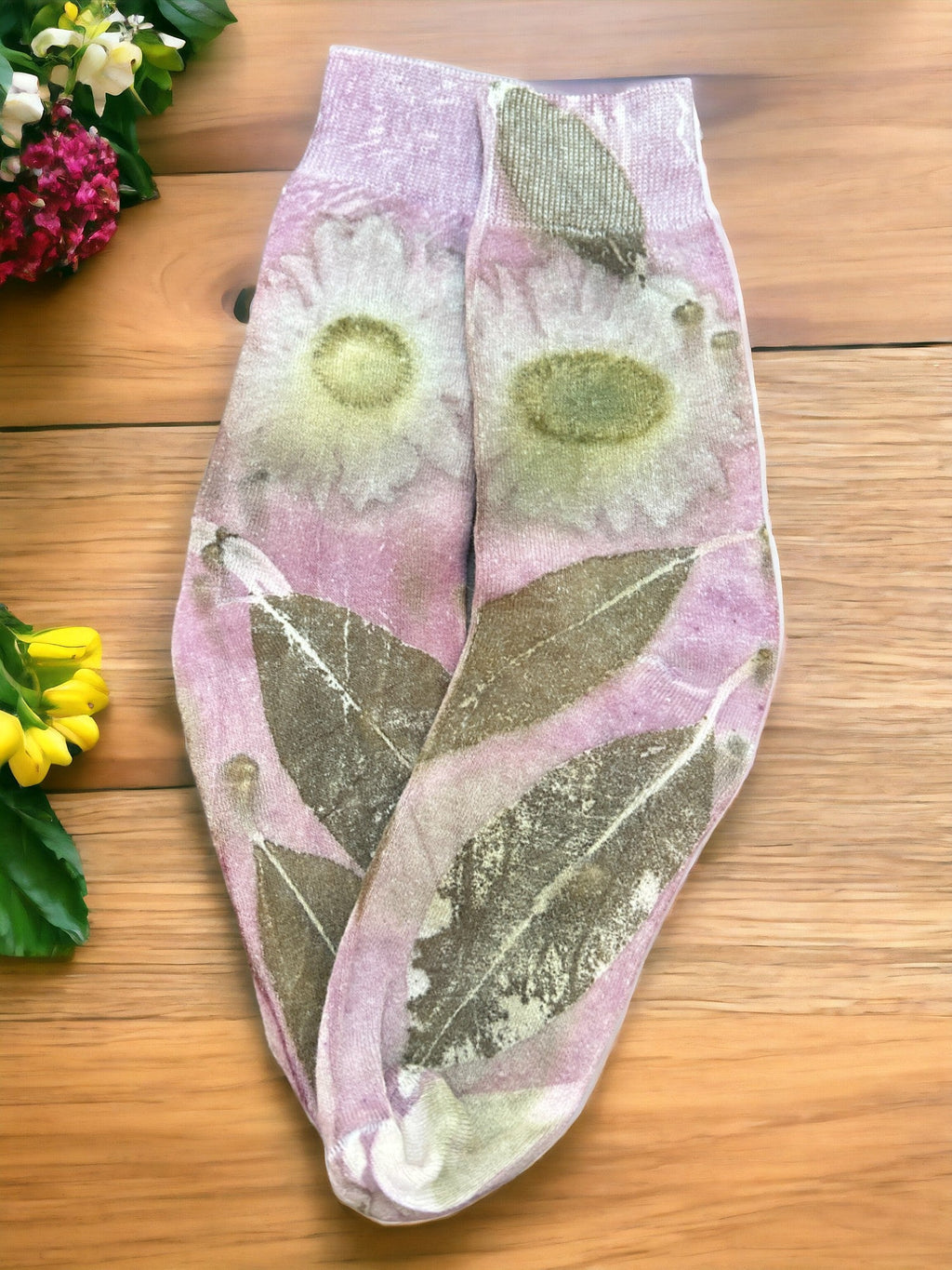 Naturally_Dyed_Sustainable_Organic_Material_Socks