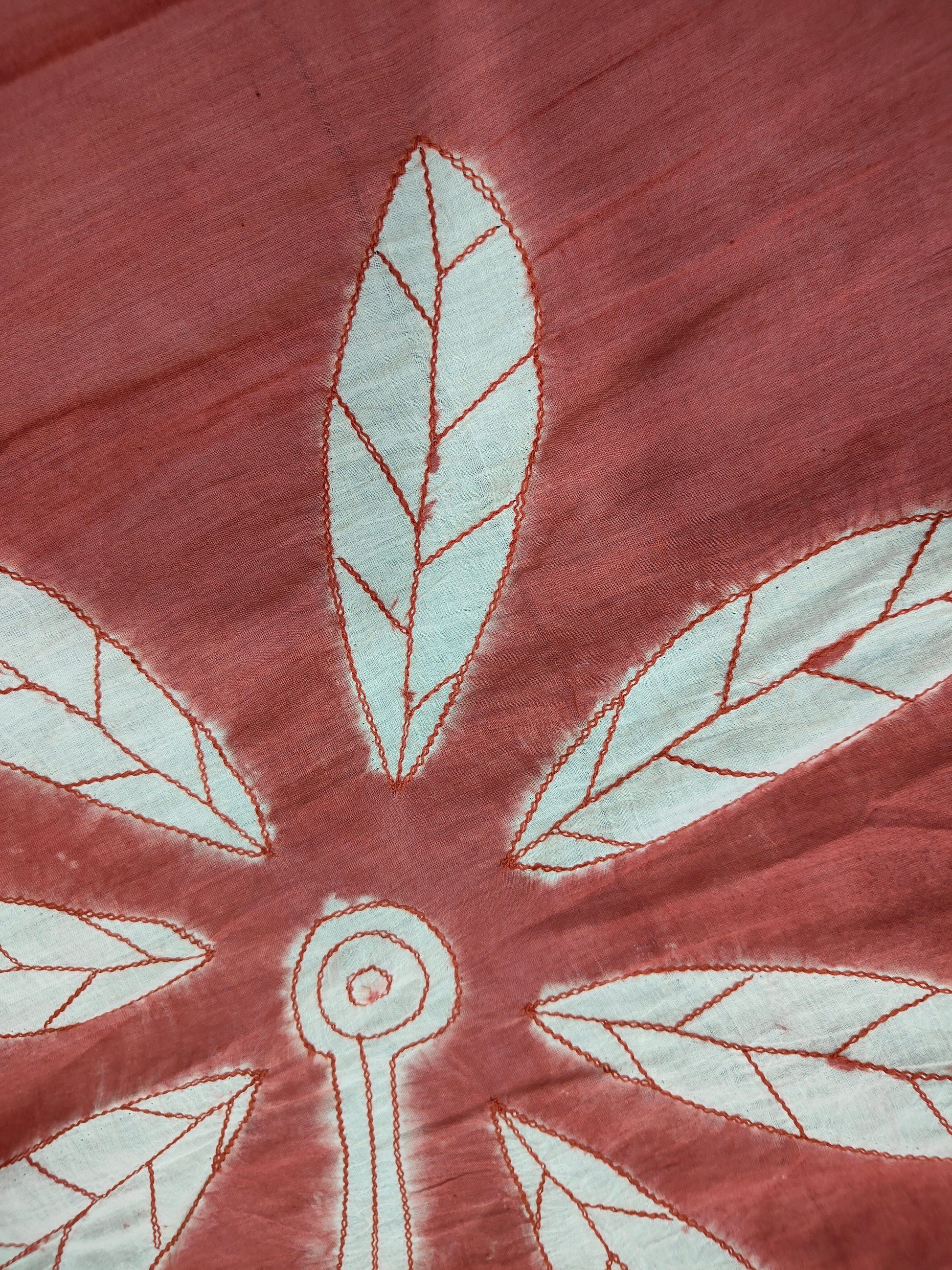 Threaded flower of Saree