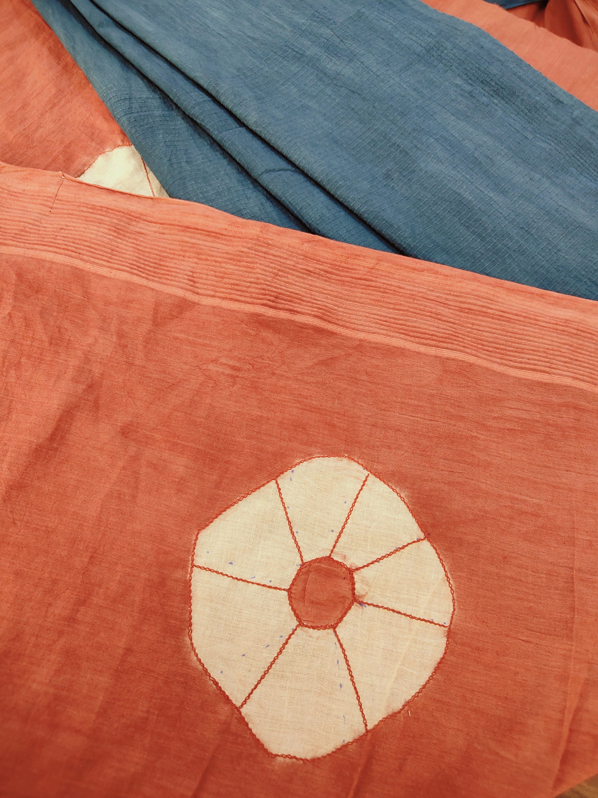 Edge close up of Dual Tone Ecoprinted Cotton Saree by kokikar 