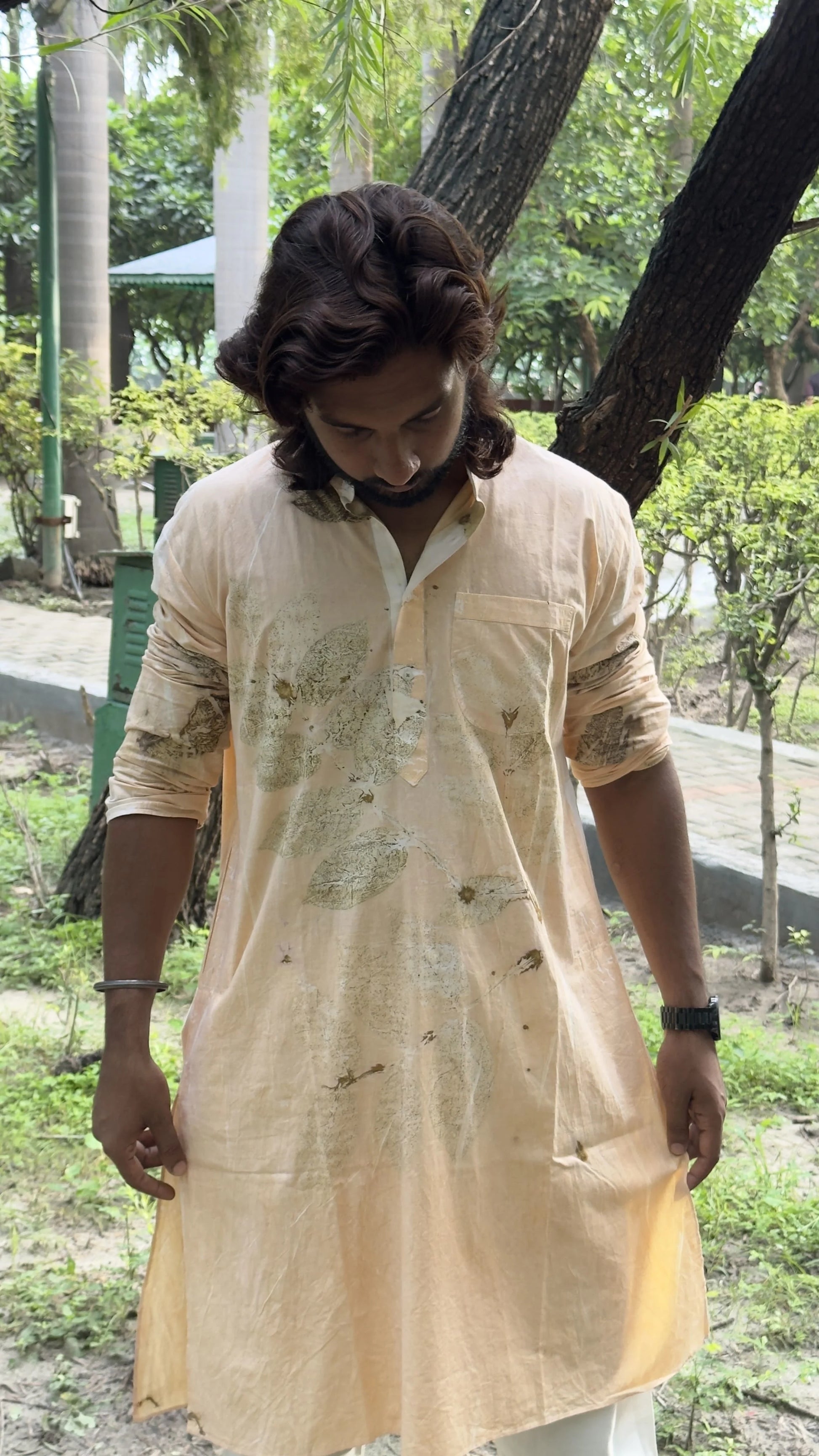 Floral Ecoprinted Men's Cotton Regular Fit Kurta watching himself