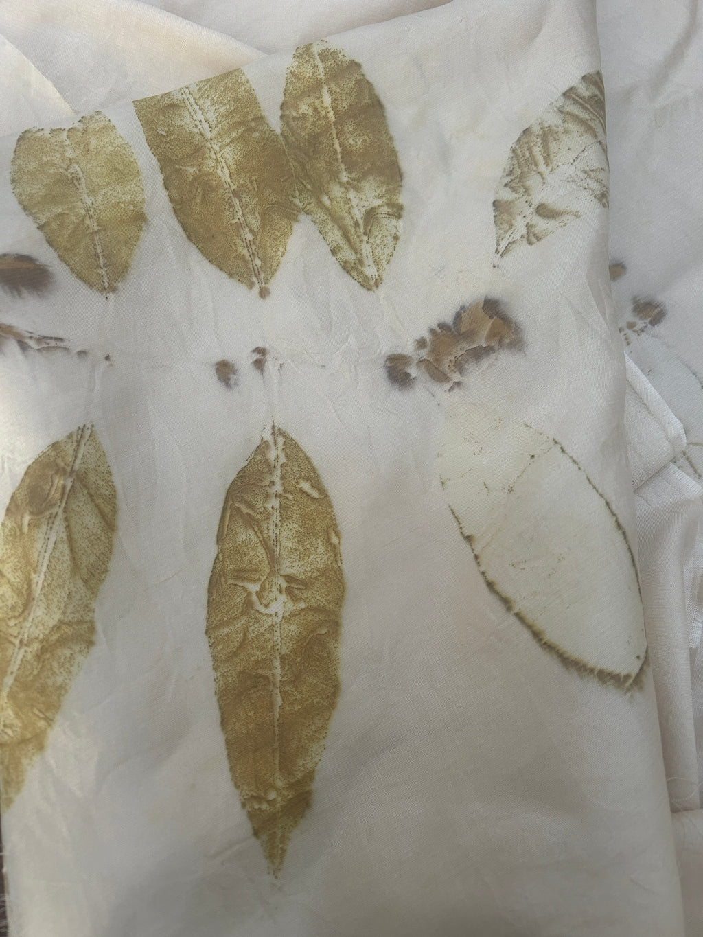 ECO-PRINTED HANDSPUN PURE SILK FABRIC WITH LEAF PATTERNS