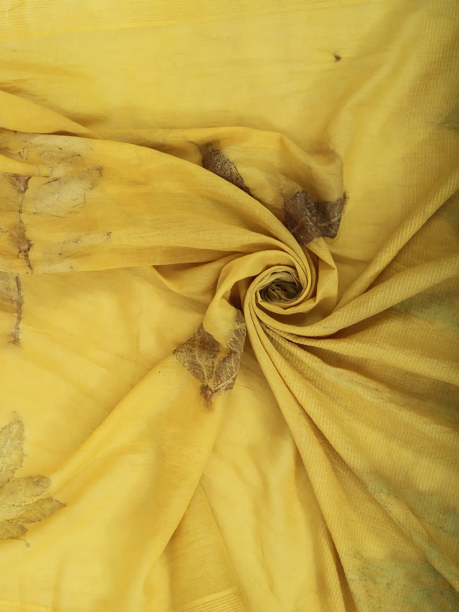 Round view of Ginkgo Grace Mulmul Cotton Saree kokikar